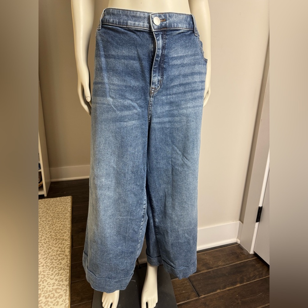 Lane Bryant Denim Wide-Leg Crop Jeans size 28